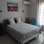 Chambre privée climatisée chez particulier, WIFI proche du Grand St Charles