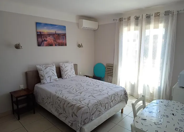 Chambre privée climatisée chez particulier, WIFI proche du Grand St Charles