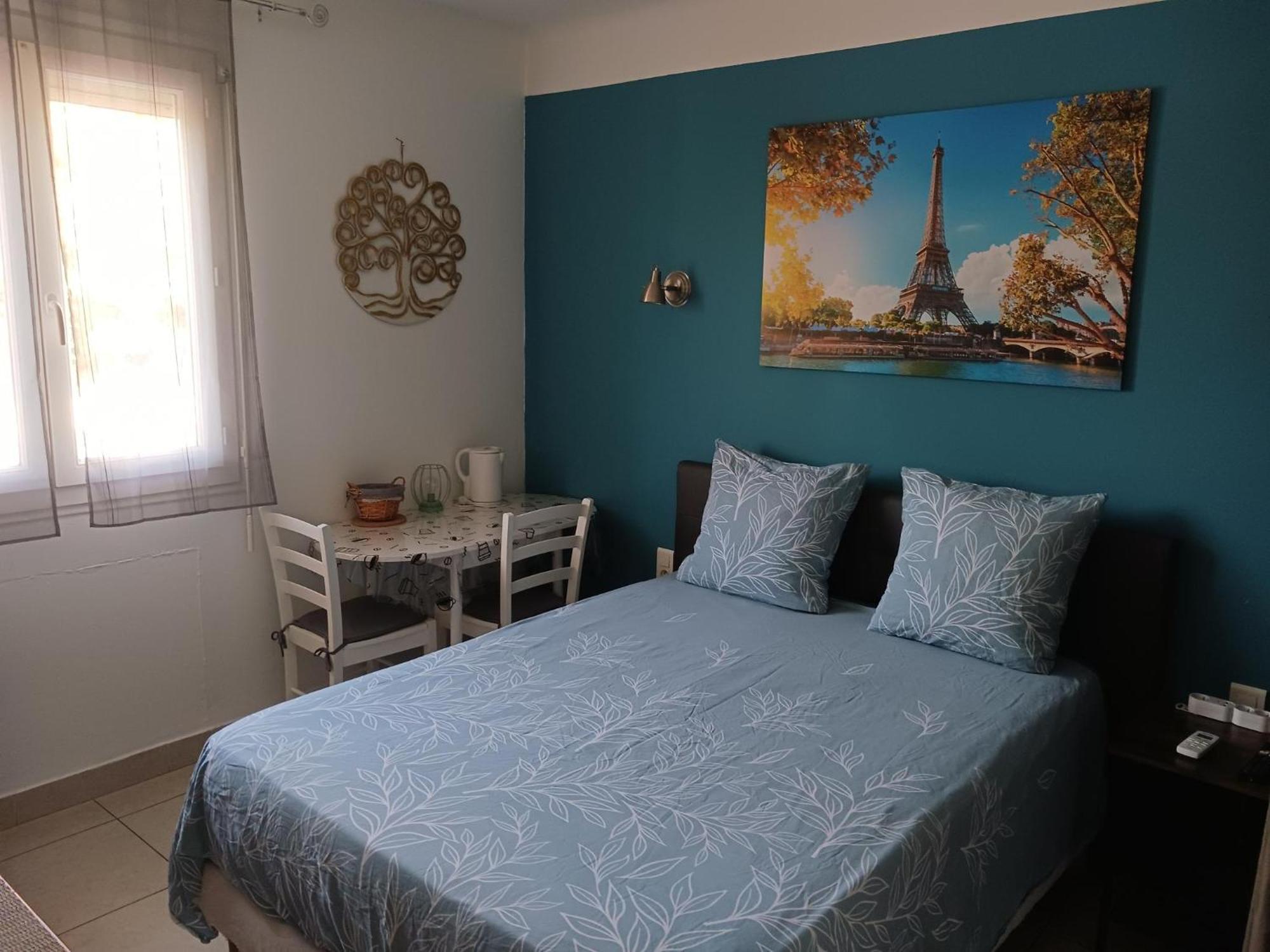 Chambre Privée Climatisée Chez Particulier, Wifi Proche Du Grand St Charles Perpiñán