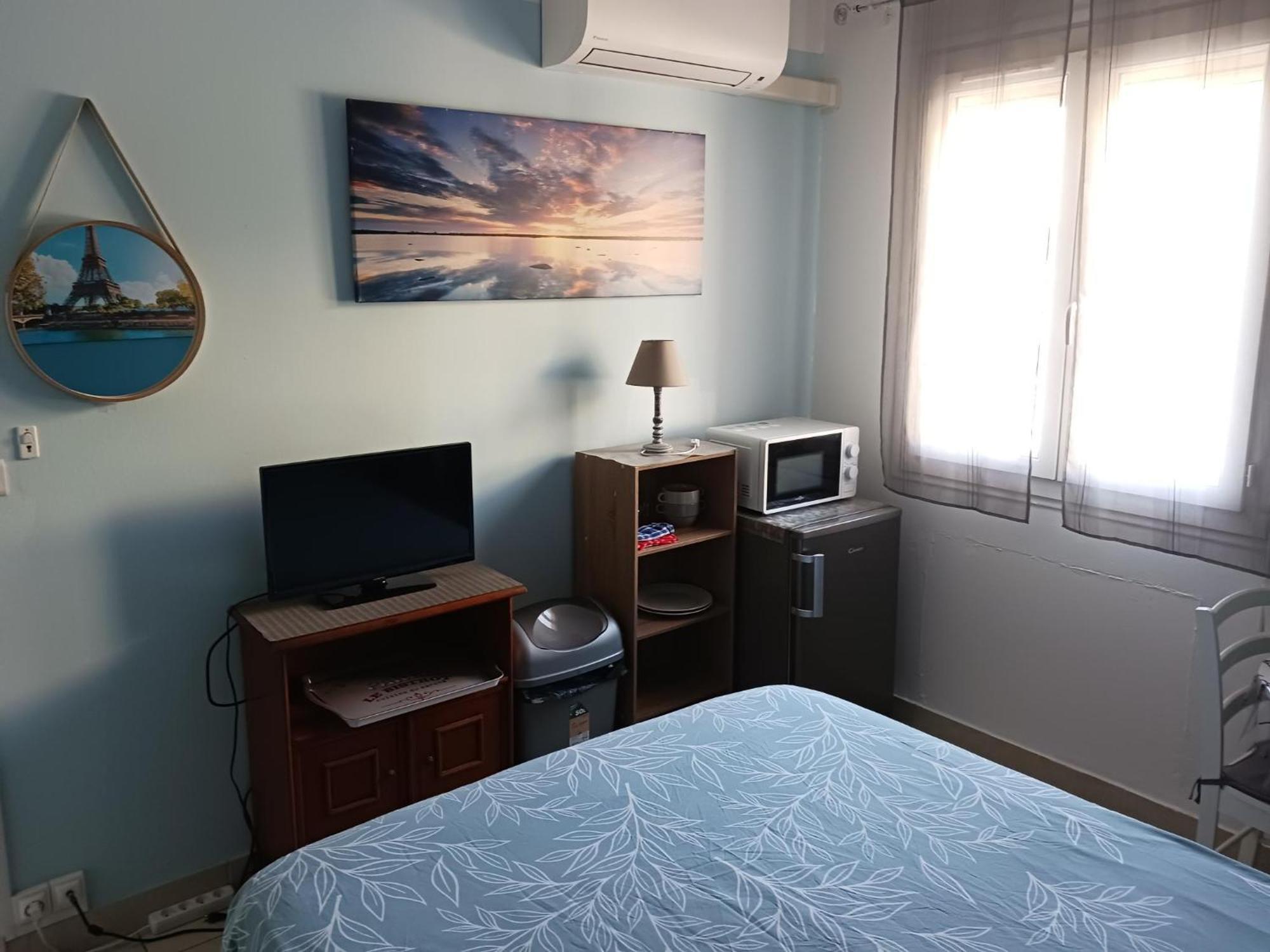 Chambre Privée Climatisée Chez Particulier, Wifi Proche Du Grand St Charles