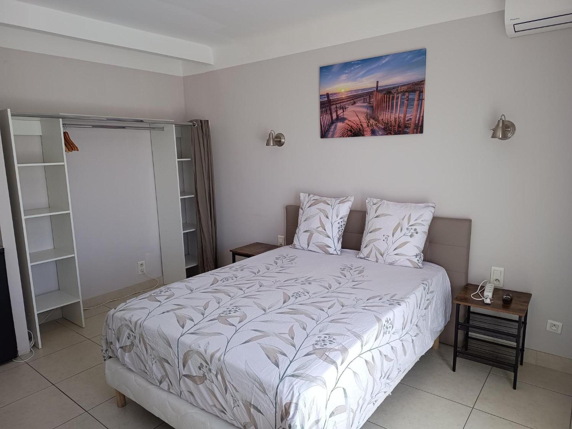 Chambre Privée Climatisée Chez Particulier, Wifi Proche Du Grand St Charles Séjour chez l'habitant